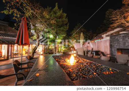 Ryokan outdoor fireplace 120998754