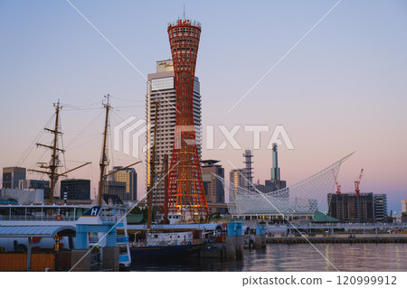 [Kobe Meriken Park] The sun setting over Kobe Port 120999912