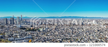 「埼玉縣」 用無人機從上方拍攝晴朗的天空和見沼稻田、埼玉新都心、富士山 121000574