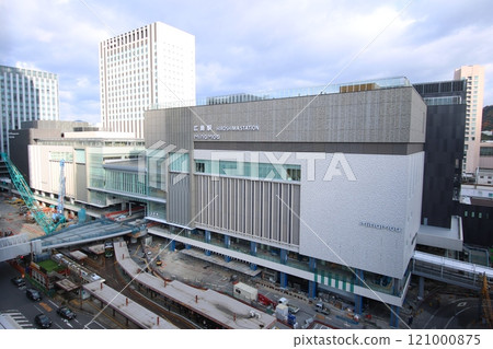 [Hiroshima Electric Railway/JR West] Hiroshima Station tram stop and Hiroshima Station (December 2024) 121000875