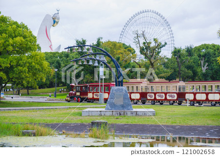 [Osaka Expo Park] Beautiful scenery in the park 121002658