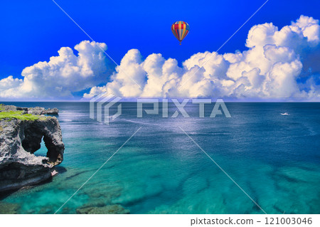 萬座岬美麗的大海和雷雨雲 121003046