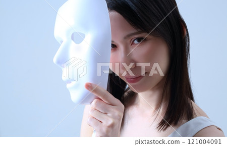 一個戴著面具的女人的形象 121004091