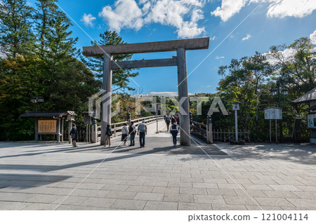 【伊勢神宮】宇治橋鳥居與宇治橋風景 【伊勢神宮】宇治橋鳥居與宇治橋風景 121004114