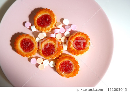 Strawberry Jam Cookies Strawberry Jam Cookies 121005043