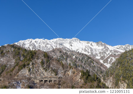 立山被白雪覆蓋 立山被白雪覆蓋 121005131