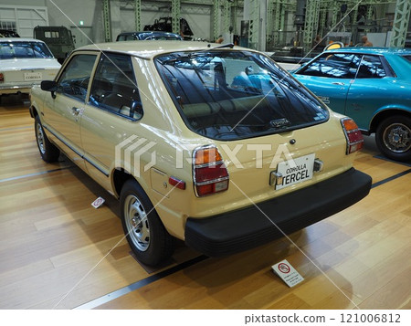 Display vehicle: Toyota Tercel 121006812