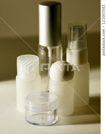 Cosmetic phone case 121007081