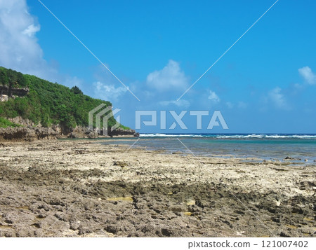 沖繩縣絲滿市約翰萬次郎海灘風景 121007402