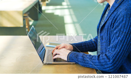 Men using laptops 121007487