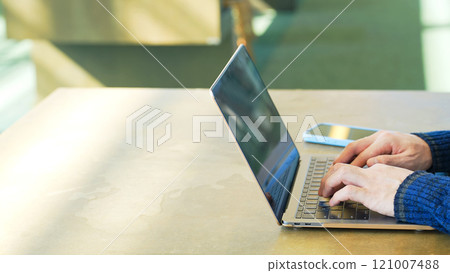 Men using laptops 121007488