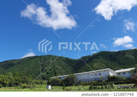 從石川縣白山市山麓看到的獅子溝高原 121007748