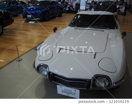 Display vehicle: Toyota 2000GT Display vehicle: Toyota 2000GT 121010229
