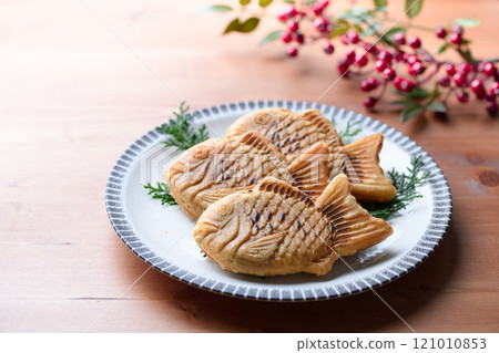 Taiyaki, a classic Japanese sweet Taiyaki, a classic Japanese sweet 121010853