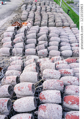 Octopus Pots in Akashi Strait (Awaji City, Hyogo Prefecture) 121010963
