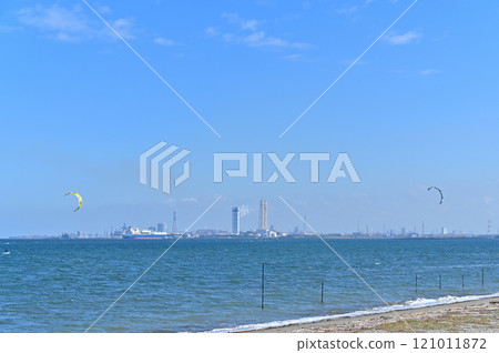 View from Cape Futtsu, looking towards the Miura Peninsula, Yokohama and Kawasaki (Boso Peninsula, Chiba Prefecture) 121011872