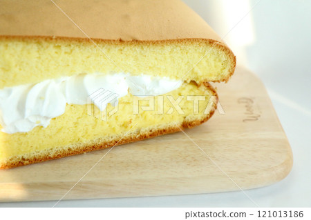 Taiwanese Castella (with cream) Taiwanese Castella (with cream) 121013186