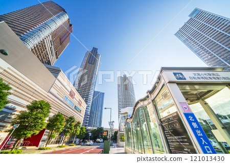 俯瞰武藏小杉塔公寓大樓的川崎城市景觀[神奈川縣川崎市] 121013430