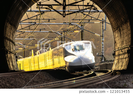 新幹線通過加瀨野隧道 121013455