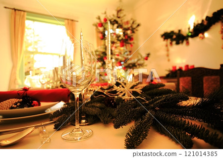 Christmas party table, Christmas tree and lovely dinner, Christmas atmosphere 121014385