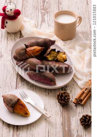 Warm sweet potatoes and winter themed plating Warm sweet potatoes and winter themed plating 121015883