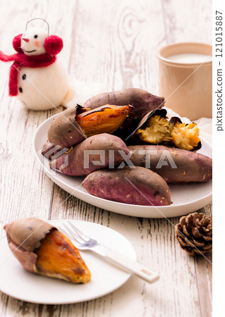 Warm sweet potatoes and winter themed plating Warm sweet potatoes and winter themed plating 121015887