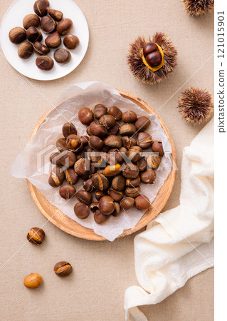 A scene where sweet nights are emotionally plated 121015901