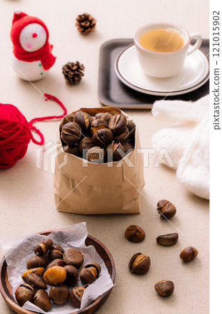 A scene where sweet nights are emotionally plated 121015902