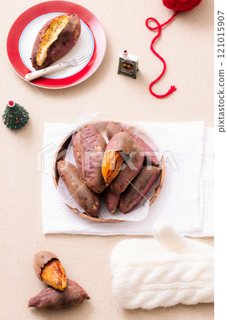 Warm sweet potatoes and winter themed plating Warm sweet potatoes and winter themed plating 121015907