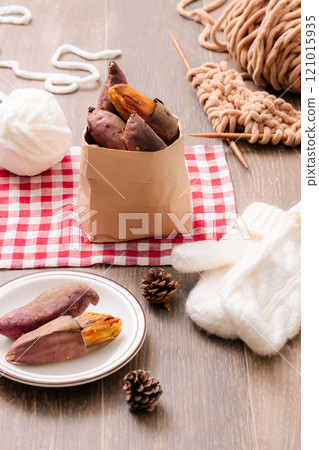 Sweet sweet potatoes emotionally plated with fluffy gloves 121015935