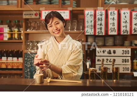 穿著和服的美麗居酒屋老闆娘攝影合作:田村大澤 穿著和服的美麗居酒屋老闆娘攝影合作:田村大澤 121018121