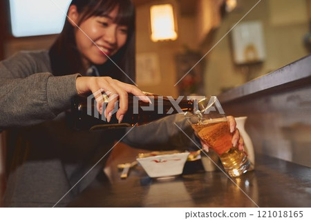 酒吧休息的女人攝影合作：田村大佐。 121018165