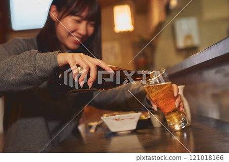 酒吧休息的女人攝影合作：田村大佐。 121018166