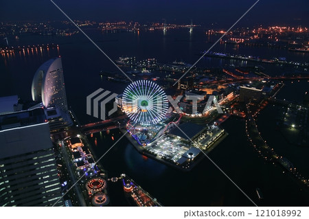 Night view of Minato Mirai seen from Landmark Tower 121018992