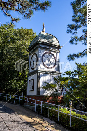 The tower clock of the former Kure Naval Arsenal in Irifuneyama Park in Kure City 121019569