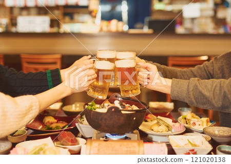 敬酒的婦女攝影合作：田村大佐 121020138