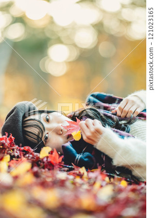 秋葉和一位小姐 121023165