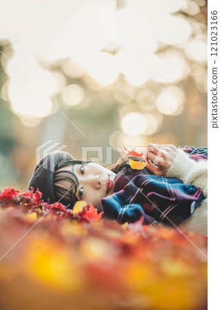 秋葉和一位小姐 121023166