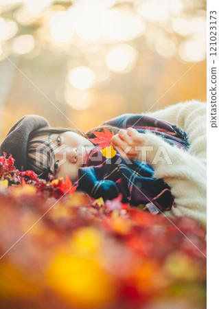 秋葉和一位小姐 121023173