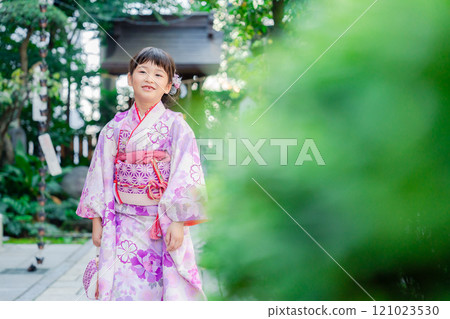 穿和服的女孩(七五座山) 穿和服的女孩(七五座山) 121023530