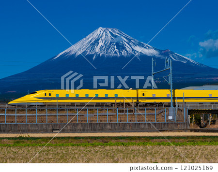 Doctor Yellow and Mount Fuji 121025169
