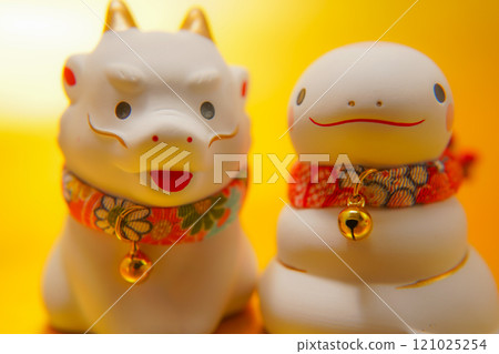 從龍年到蛇年（賀年片素材） 121025254