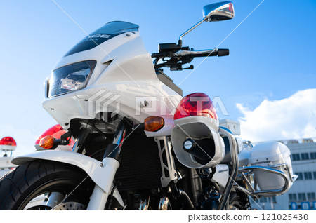 白色摩托車藍天 白色摩托車藍天 121025430