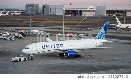 United Airlines plane being pushed back at Haneda Airport 121027240