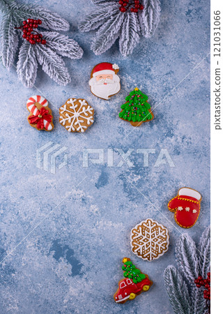 Christmas homemade gingerbread cookies with icing 121031066