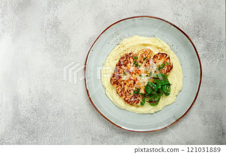 cauliflower steak, with mashed potatoes, spices and herbs, homemade, no people, cauliflower steak, with mashed potatoes, spices and herbs, homemade, no people, 121031889