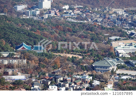 Seoul city view from inwangsan mountain, Seoul, South Korea	 121037895