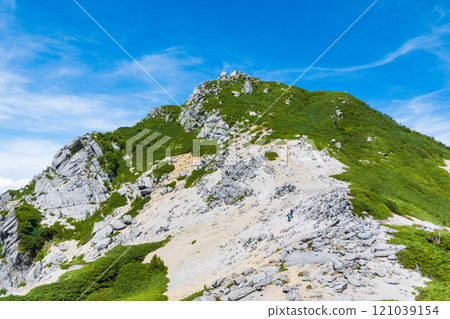 Climbing Mt. Eboshi and Mt. Minamizawa in summer (Mt. Eboshi to Mt. Minamizawa) 121039154