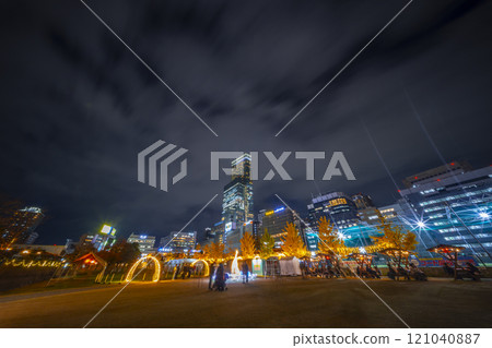 Night view of Abeno Harukas seen from Tennoji Park Ten-Shiba Night view of Abeno Harukas seen from Tennoji Park Ten-Shiba 121040887