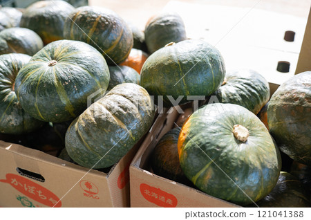 Pumpkins for sale at the market Pumpkins for sale at the market 121041388